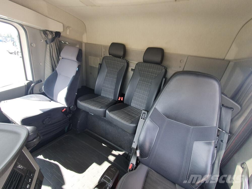 Volvo FH 6x2 -14 Camiones con caja de remolque