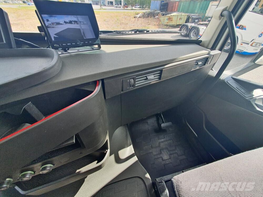 Volvo FH 6x2 -14 Camiones con caja de remolque