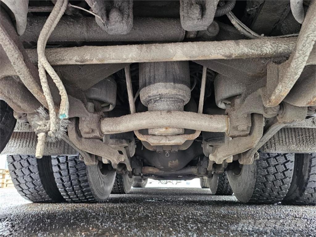 Volvo FH16 8X4 Koukkuauto 工程吊钩车