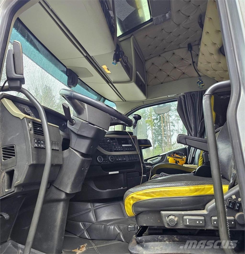 Volvo FH16 8X4 Koukkuauto 工程吊钩车
