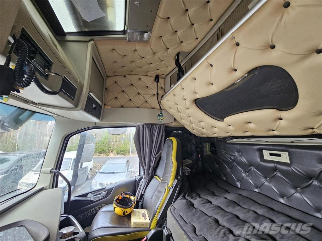 Volvo FH16 8X4 Koukkuauto 工程吊钩车