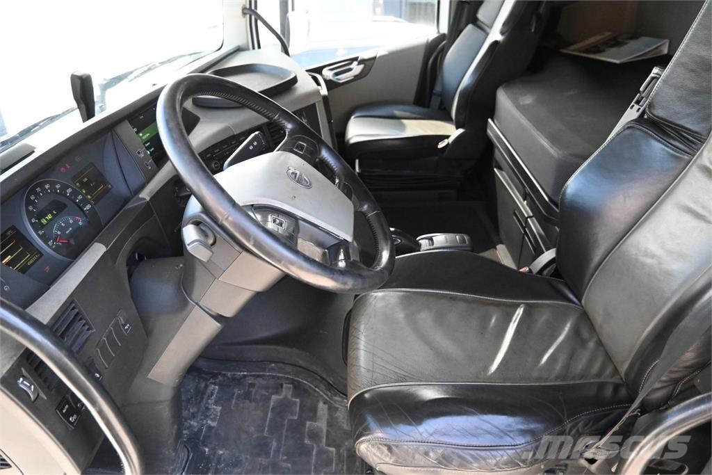 Volvo FH500 6x2 konttialusta Camiones con chasís y cabina