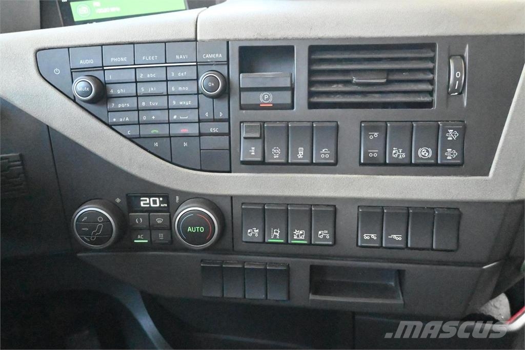 Volvo FH500 6x2 konttialusta Camiones con chasís y cabina