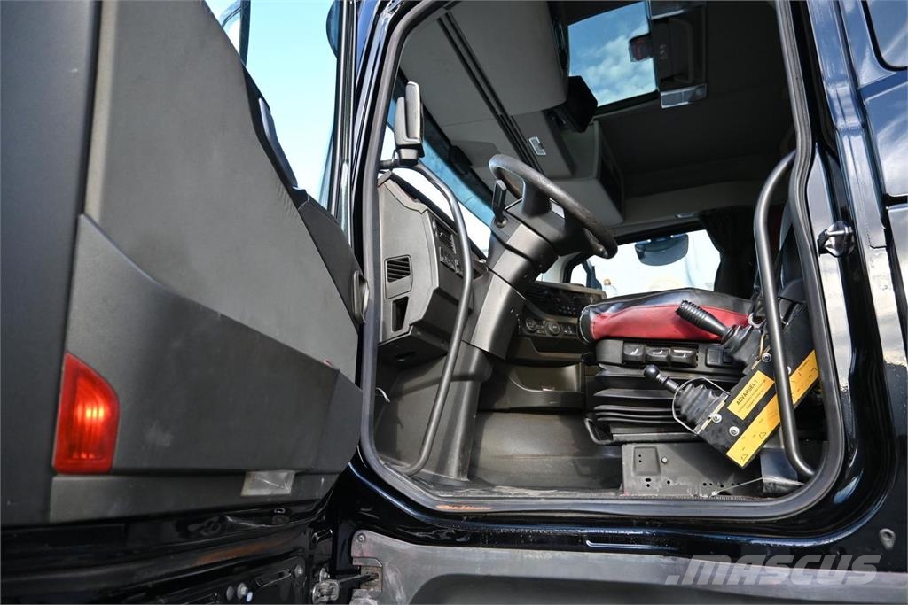 Volvo FH500 8x4*4 Tridem 起重车