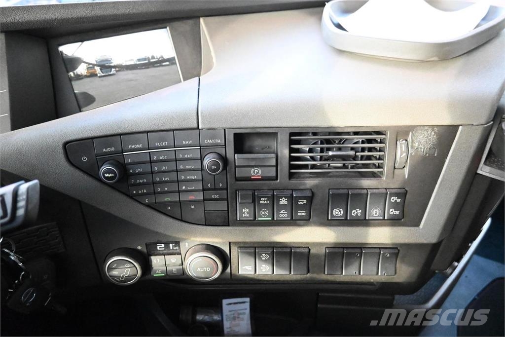 Volvo FH500 8x4*4 Tridem 起重车