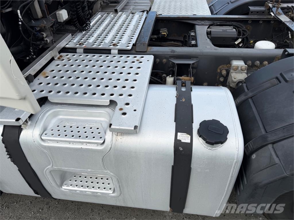 Volvo FH500XL kääntyvä väliteli وحدات الجر