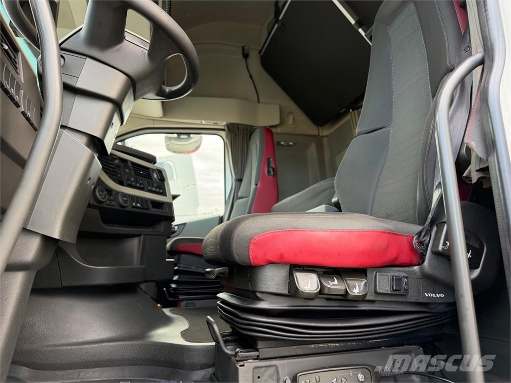 Volvo FH500XL kääntyvä väliteli وحدات الجر