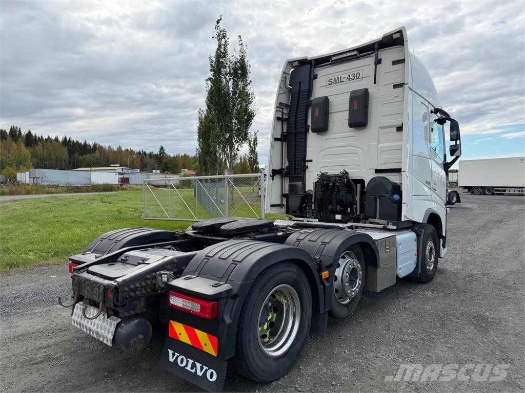 Volvo FH500XL kääntyvä väliteli وحدات الجر