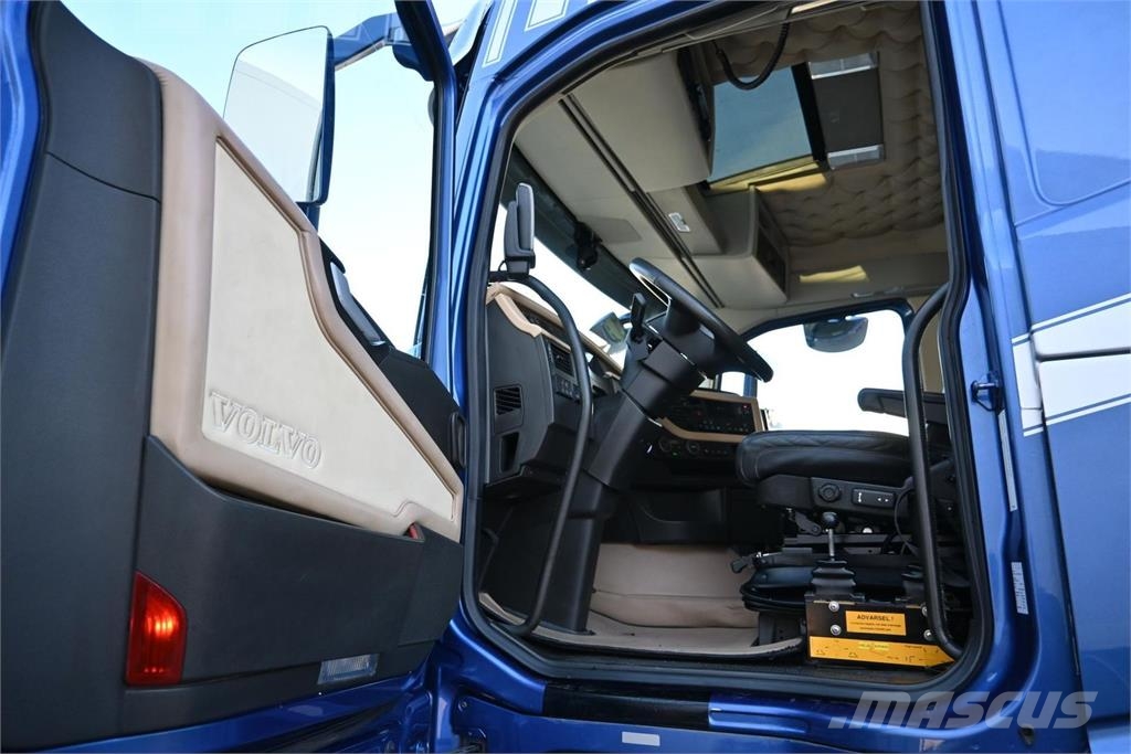 Volvo FH540 8x4*4 HMF2820K5 (2024) 起重车