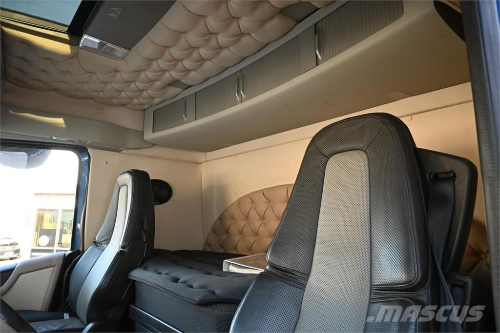 Volvo FH540 8x4*4 HMF2820K5 (2024) 起重车