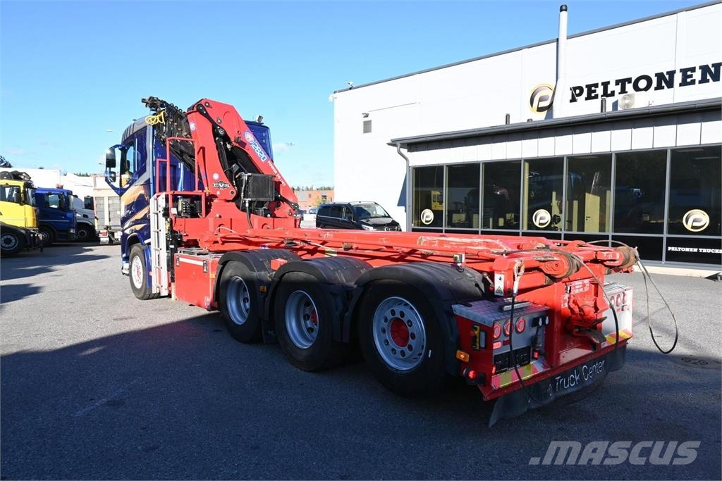 Volvo FH540 8x4*4 HMF2820K5 (2024) 起重车
