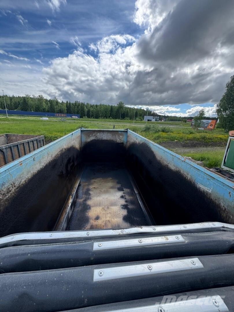 Volvo FH540 8x4 tridem+ Jyki 5 akselinen kasettivaunu Kommunalt / generelt kjøretøy