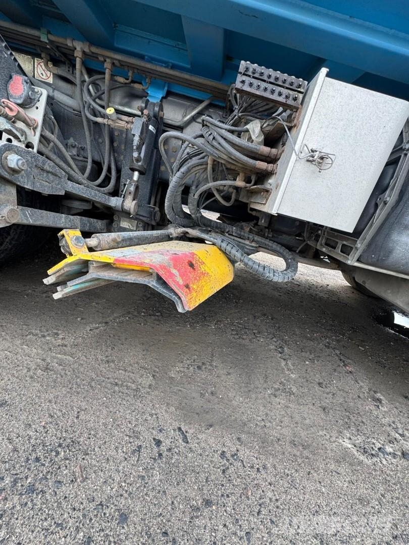 Volvo FH540 8x4 tridem+ Jyki 5 akselinen kasettivaunu Kommunalt / generelt kjøretøy
