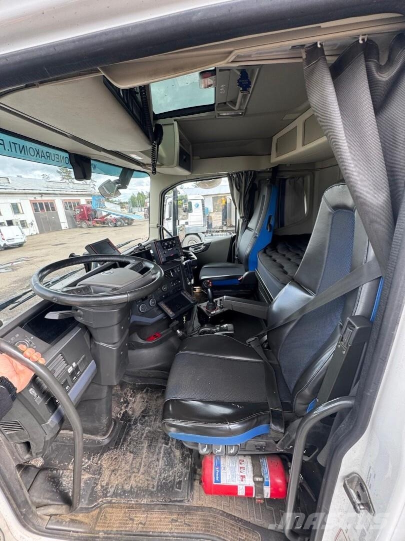 Volvo FH540 8x4 tridem+ Jyki 5 akselinen kasettivaunu Kommunalt / generelt kjøretøy