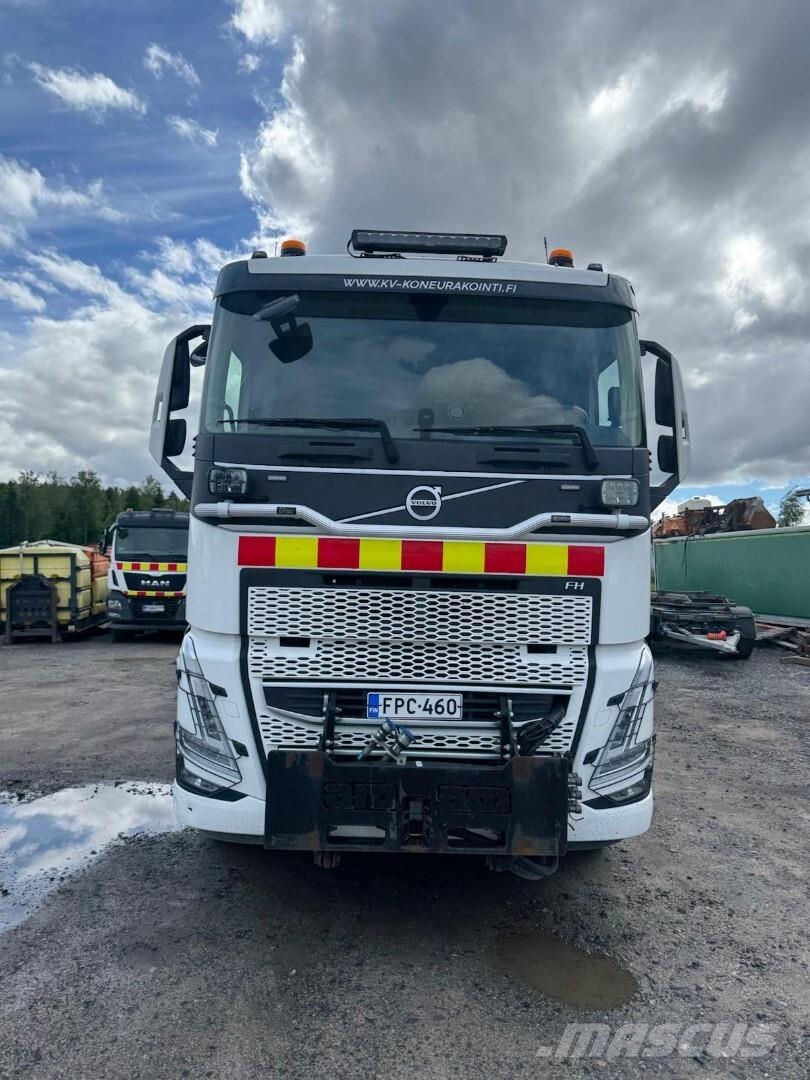 Volvo FH540 8x4 tridem+ Jyki 5 akselinen kasettivaunu Kommunalt / generelt kjøretøy
