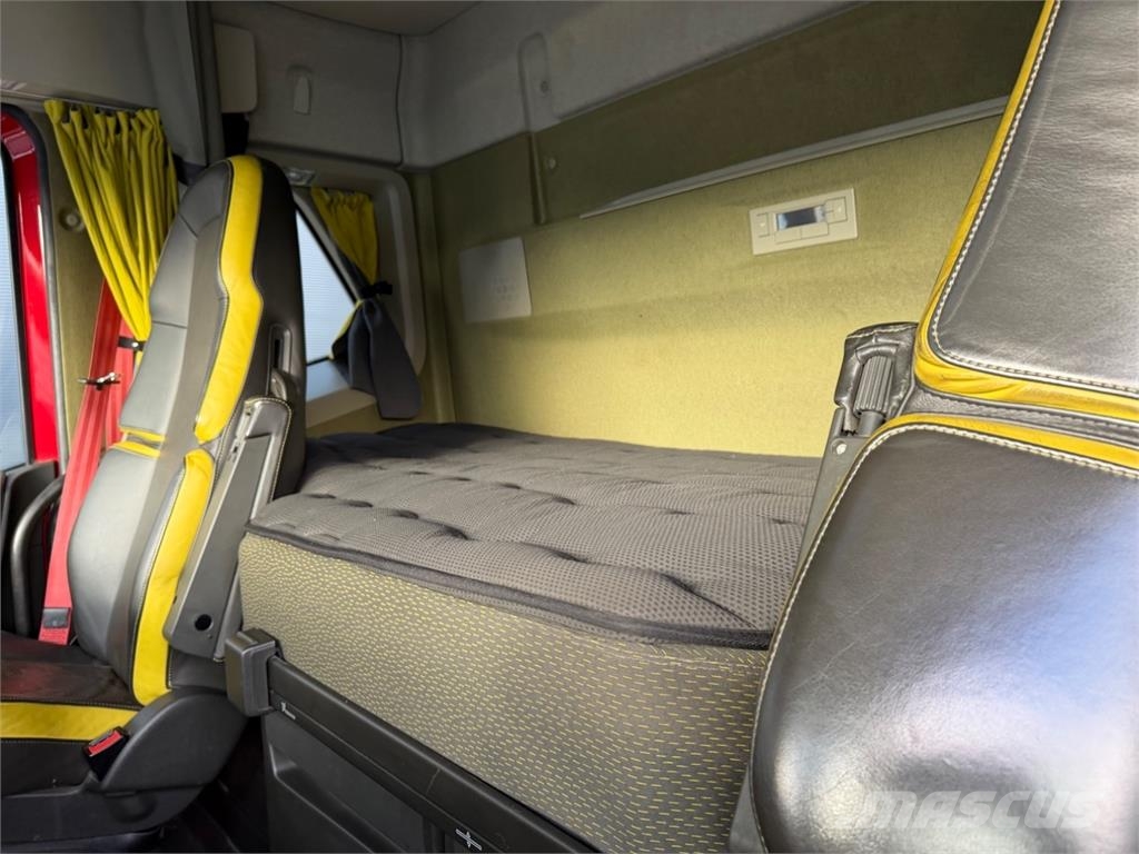 Volvo FH750 8X2 Kranbil Nosturiautot