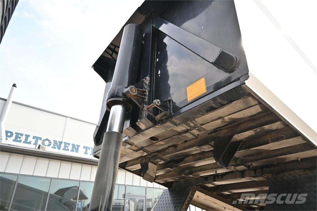 Volvo FH750 8x4 kippiauto Camiões basculantes