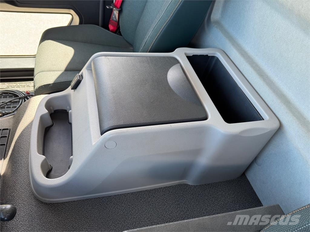 Volvo FL Electric Camiones caja cerrada