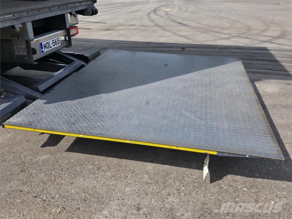 Volvo FL Electric Camiones caja cerrada