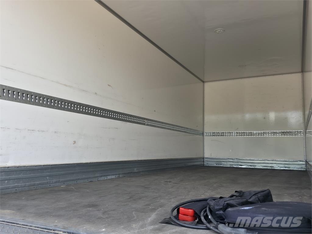 Volvo FL Electric Camiones caja cerrada