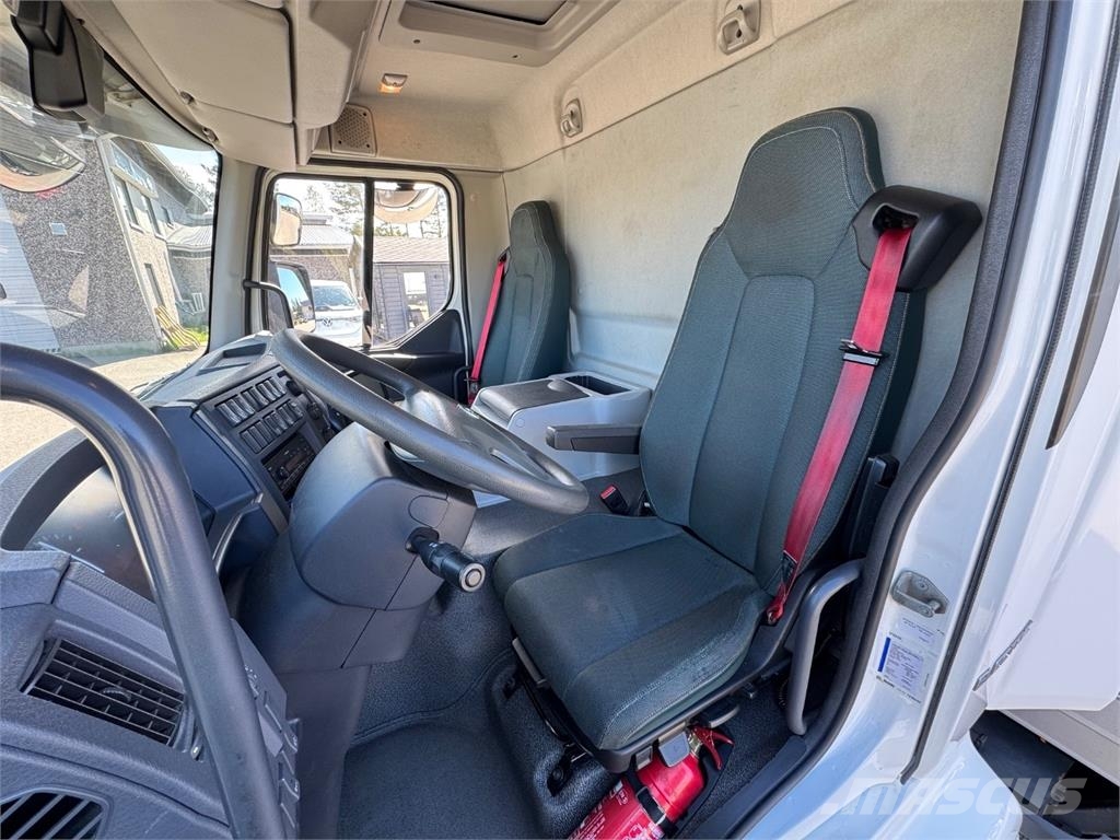 Volvo FL Electric Camiones caja cerrada