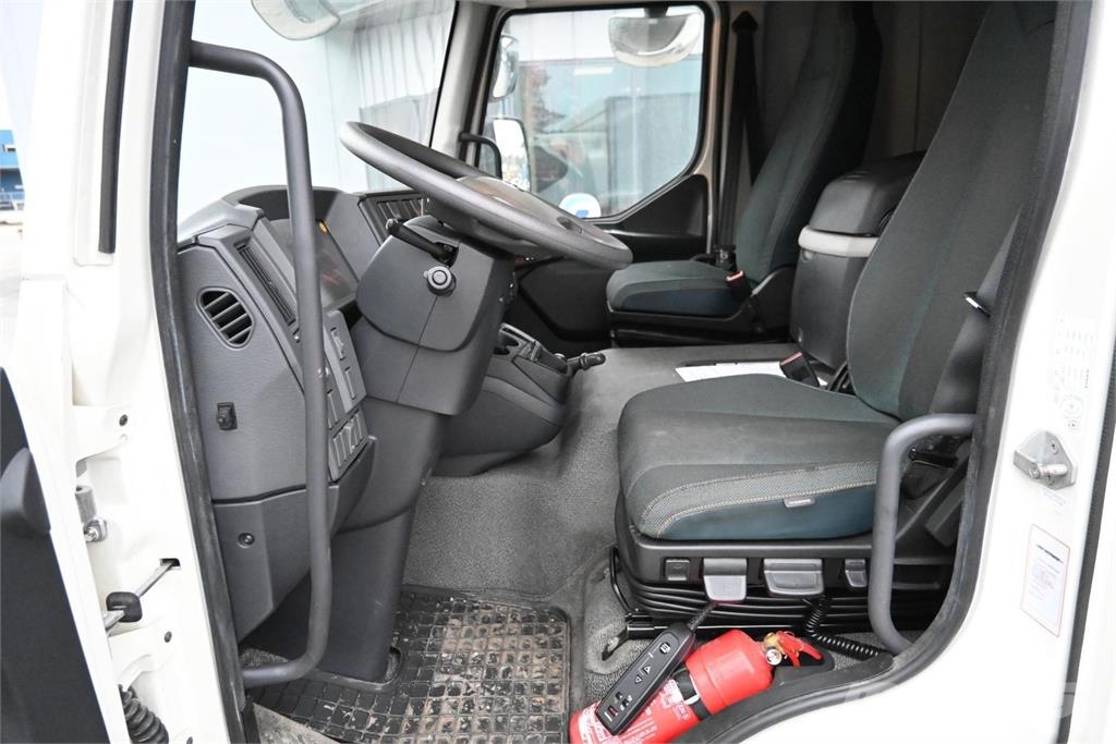 Volvo FL210 4x2 Camiones caja cerrada