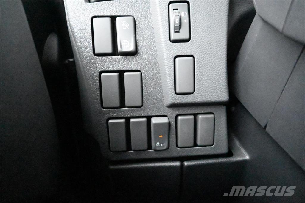 Volvo FL210 4x2 Camiones caja cerrada
