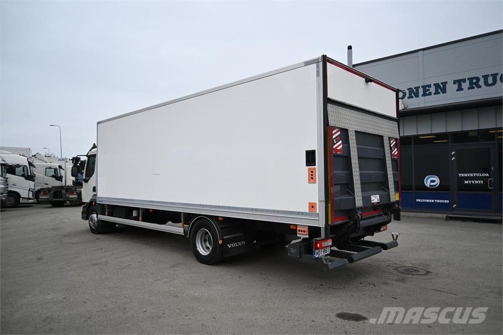 Volvo FL210 4x2 Camiones caja cerrada