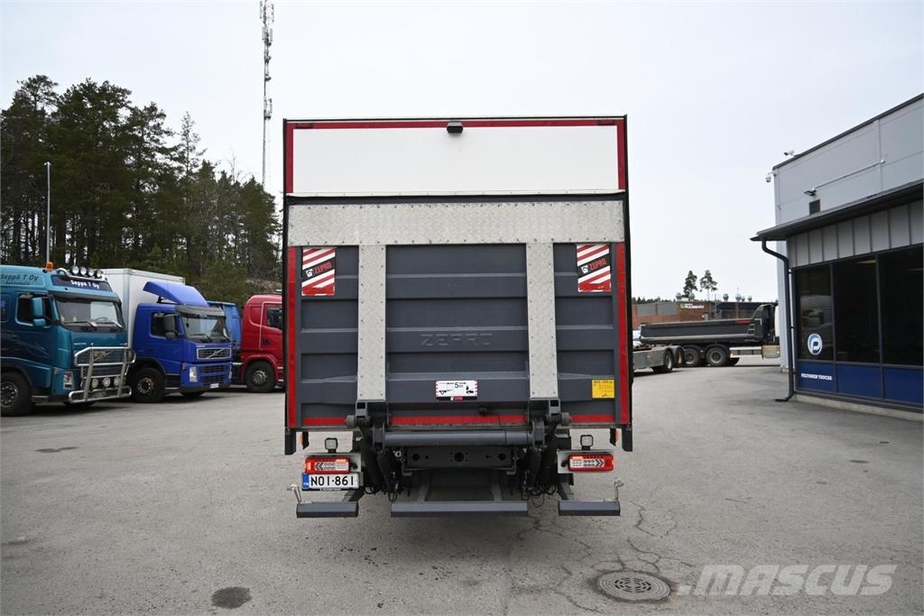 Volvo FL210 4x2 Camiones caja cerrada