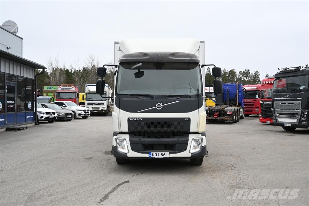 Volvo FL210 4x2 Camiones caja cerrada
