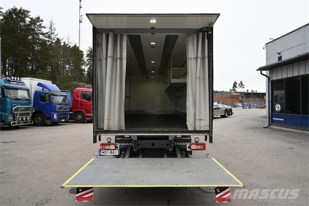 Volvo FL210 4x2 Camiones caja cerrada