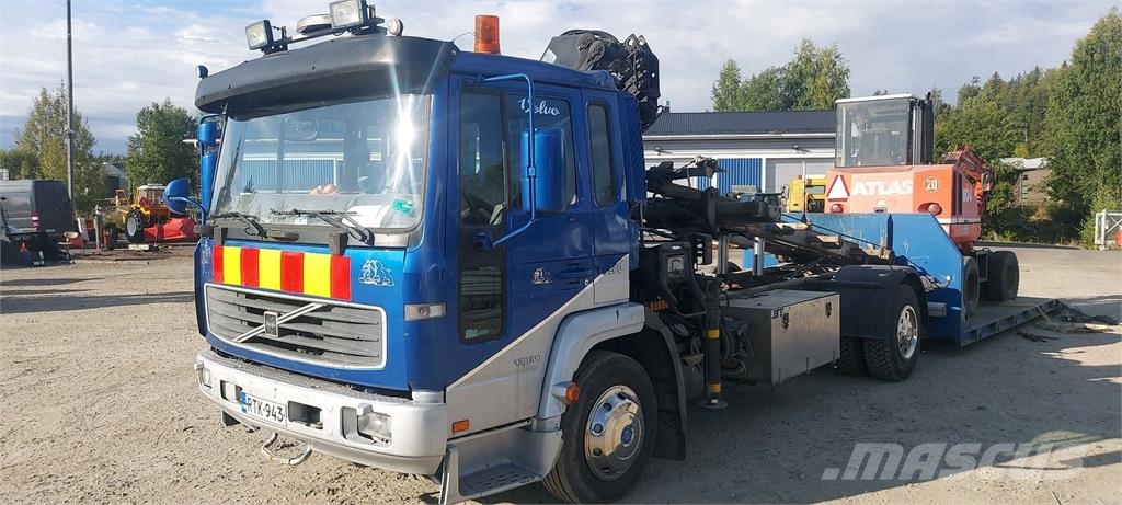Volvo FL220 شاحنات الرافعات