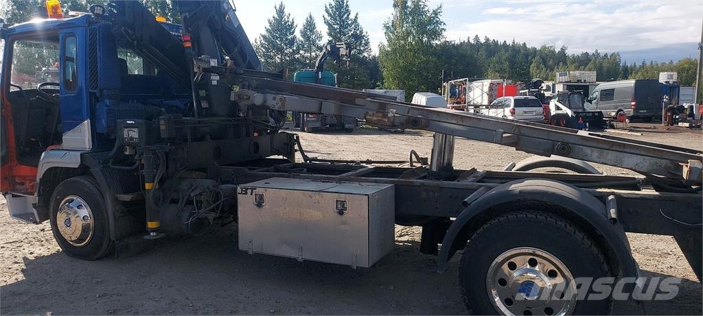 Volvo FL220 شاحنات الرافعات