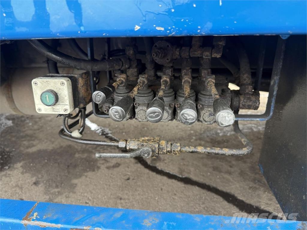 Volvo Fl612 3 auton hinuri Camiones portavehículos
