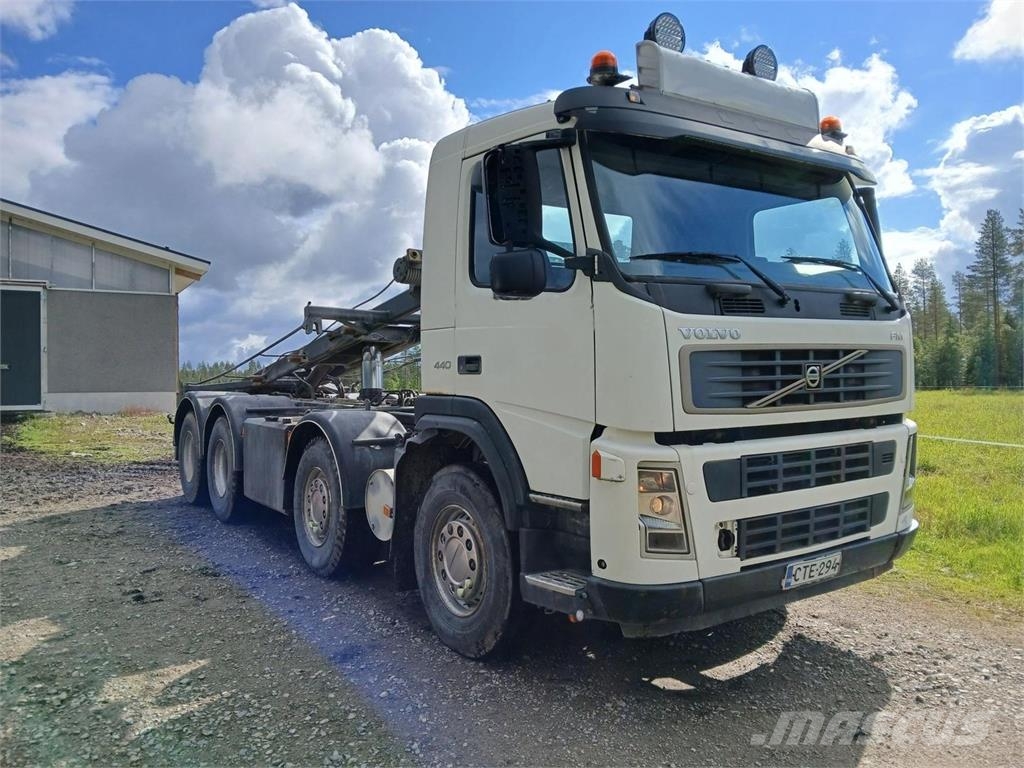 Volvo FM 8X4 Vaijerivaihtolava-auto Camiones polibrazo