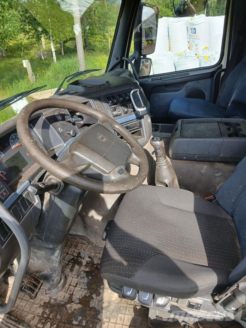 Volvo FM 8X4 Vaijerivaihtolava-auto Camiones polibrazo