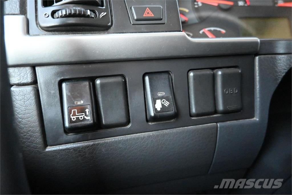 Volvo FM300 4x2 umpikori Camiones con caja de remolque
