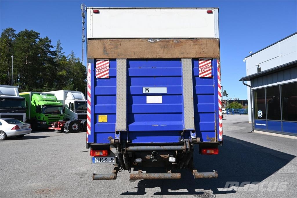 Volvo FM300 4x2 umpikori Camiones con caja de remolque