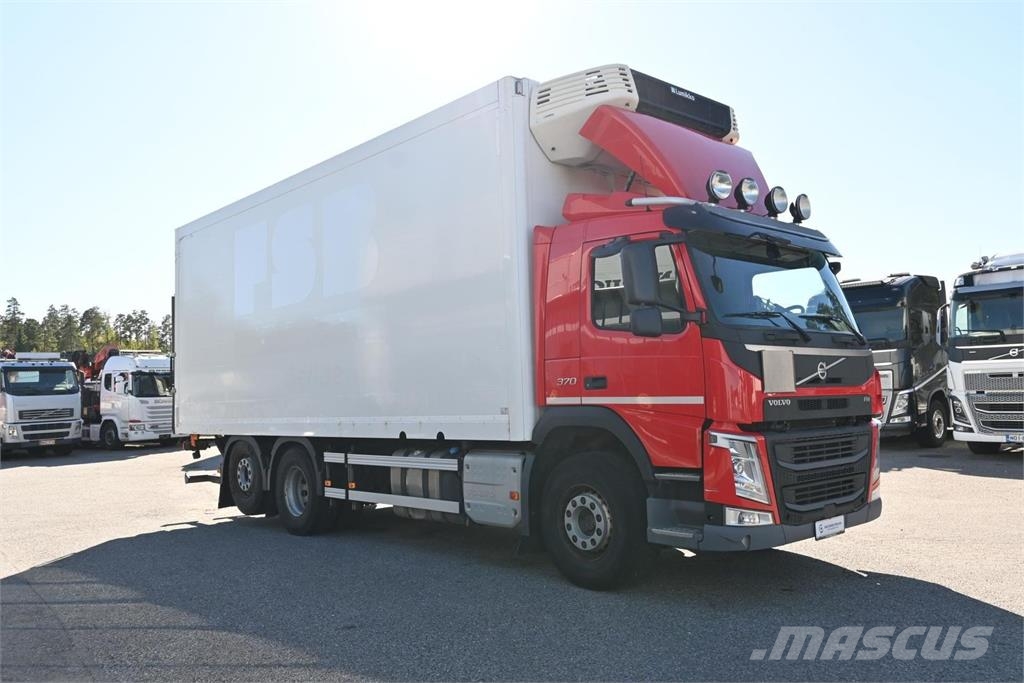 Volvo FM370 6x2 Furgons
