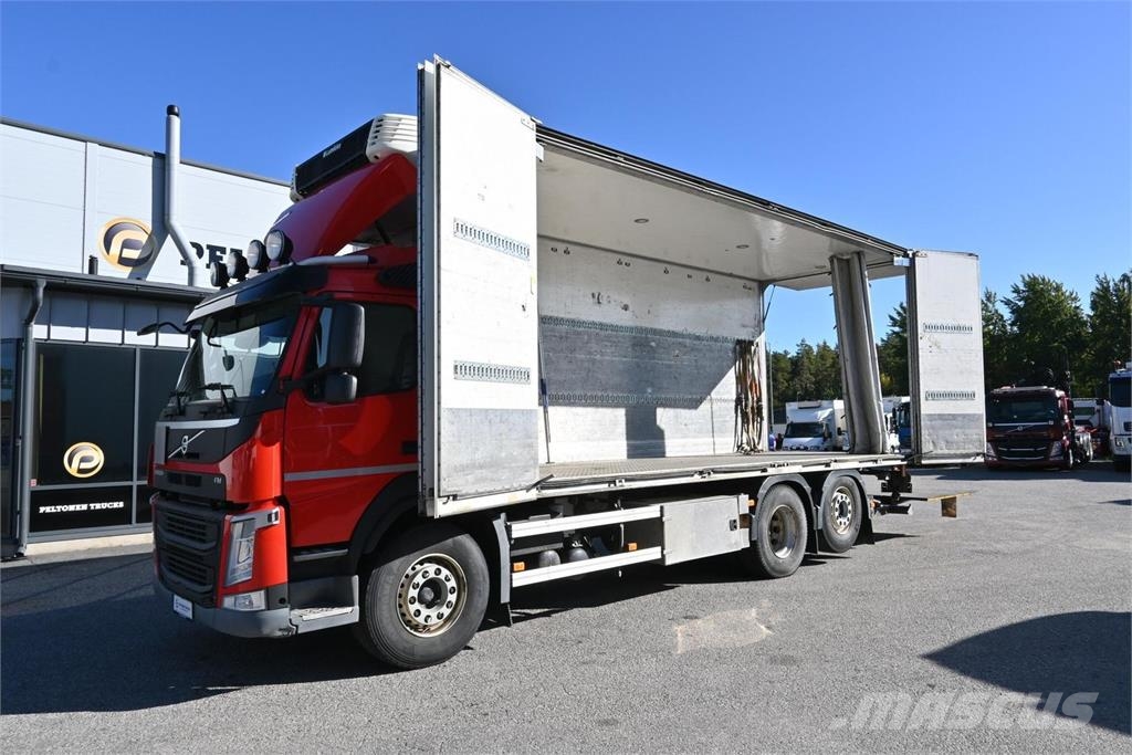 Volvo FM370 6x2 Furgons