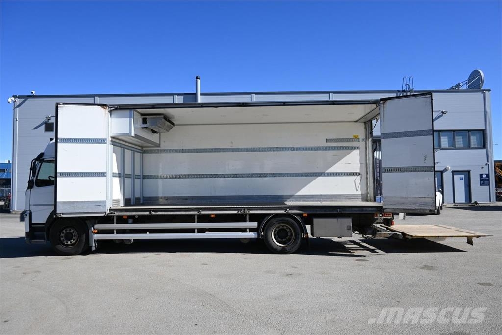 Volvo FM420 4x2 Camiones con caja de remolque