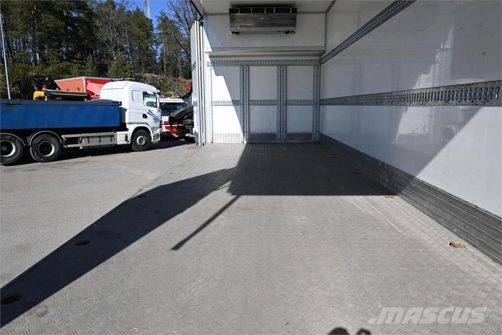 Volvo FM420 4x2 Camiones con caja de remolque