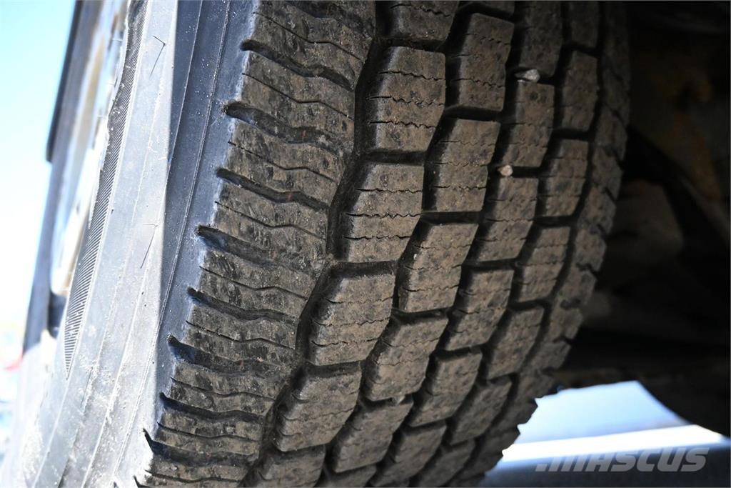 Volvo FM420 4x2 Camiones con caja de remolque