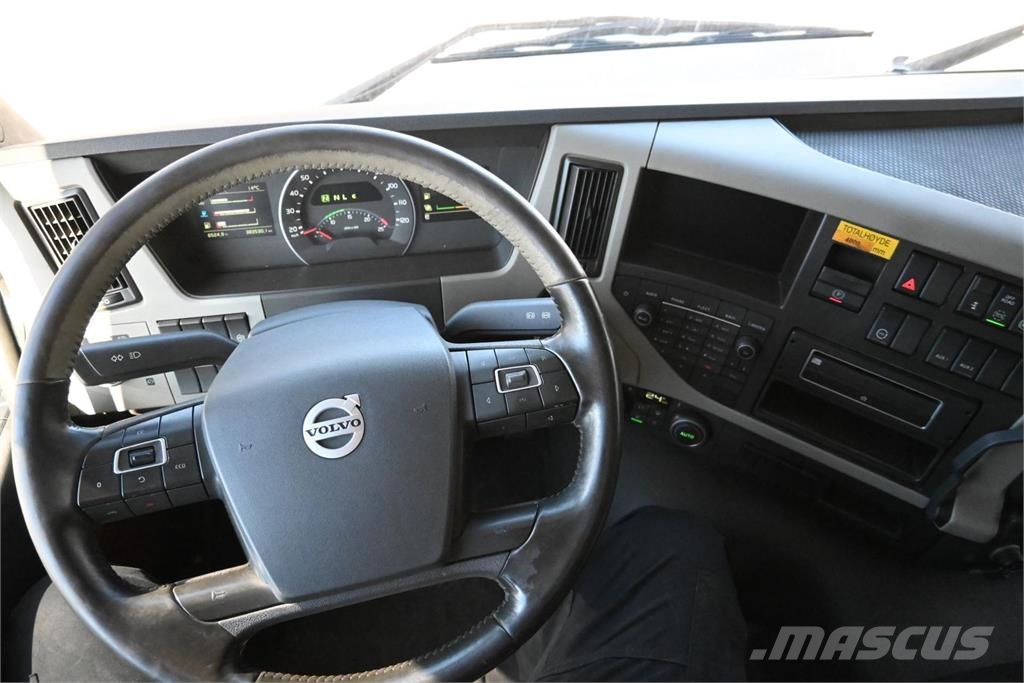 Volvo FM420 4x2 Camiones con caja de remolque