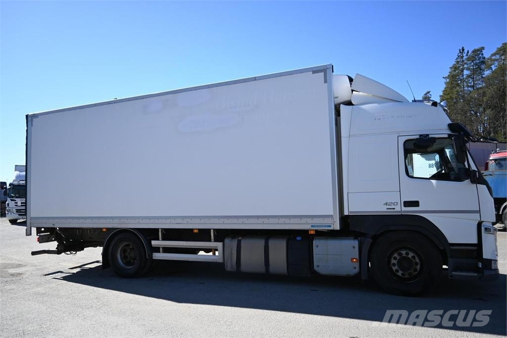 Volvo FM420 4x2 Camiones con caja de remolque