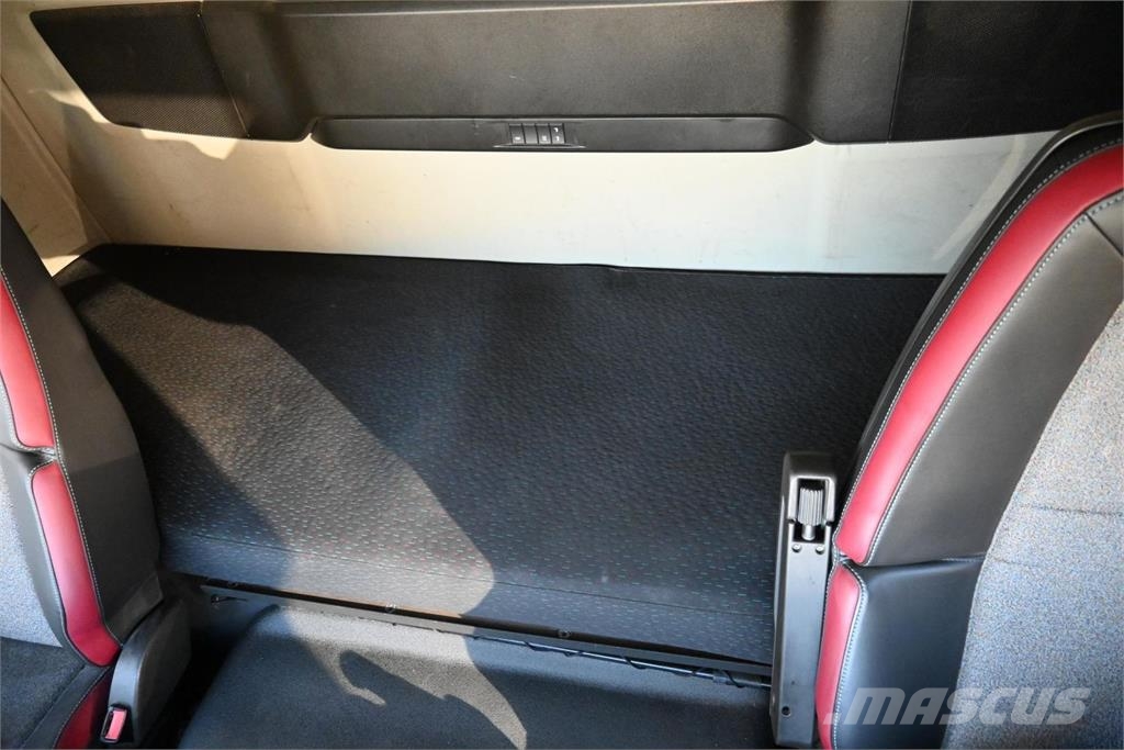 Volvo FM500 8x4 Rol kiper kamioni s kukama za dizanje