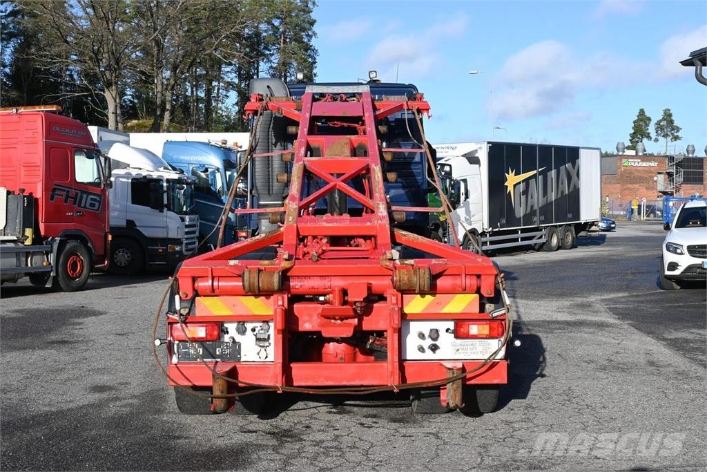 Volvo FM500 8x4 Rol kiper kamioni s kukama za dizanje