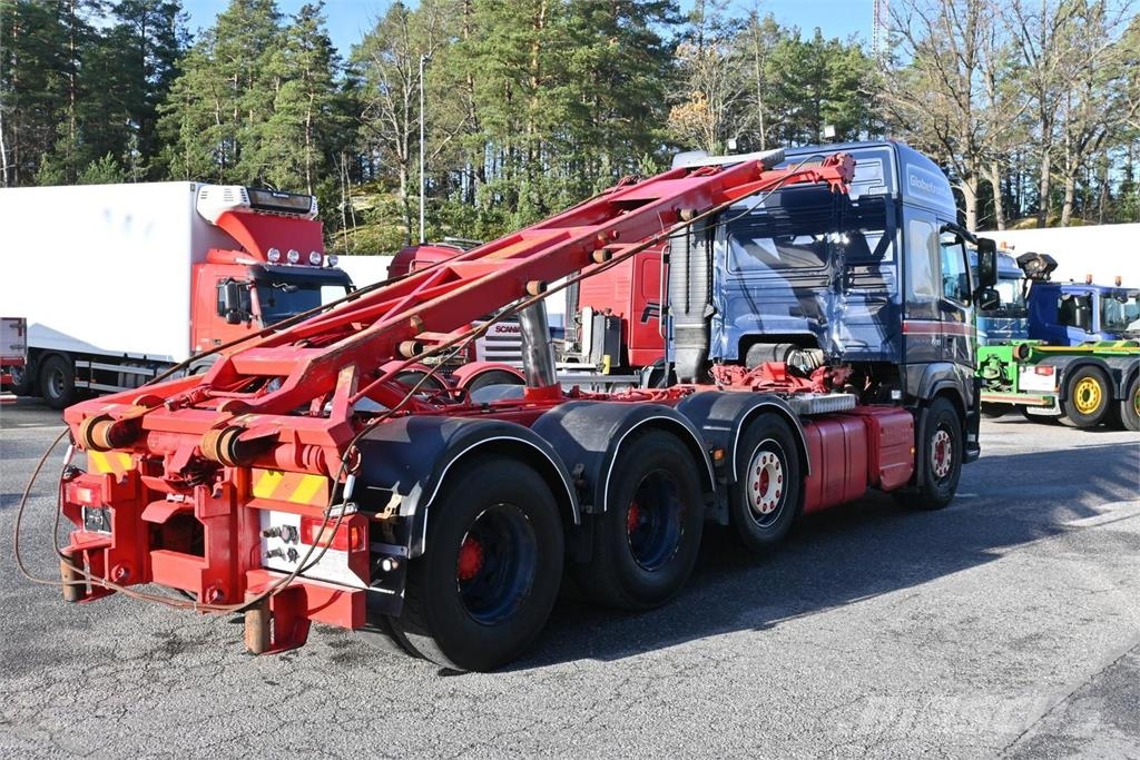 Volvo FM500 8x4 Rol kiper kamioni s kukama za dizanje