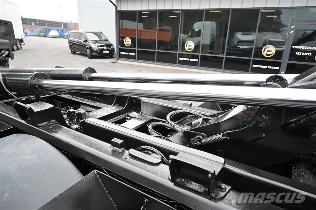 Volvo FM500 8x4*4 Tridem 起重车