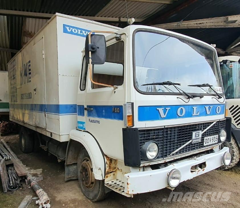 Volvo huoltoauto Samochody ciężarowe ze skrzynią zamkniętą